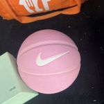 L1 6 PSI 0.4 BAR SKILLS Pink MINI NIKE SWOOSH BASKETBALL