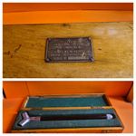 AIRCRAFT TYRE PRESSURE GAUGE  ROYAL AIR FORCE WW2 ERA BROAD ARROW RAF  With Case