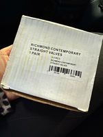 Richmond Contemporary Straight Radiator Valves Pair Chrome VLV-RIC/S