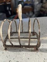 1910 Elkington Plate Y 4 Slice Toast Rack With Ball Feet