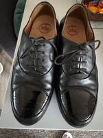 fitflop size 5 black leather lace up shoes