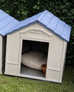 Suncast Deluxe Dog House DH350 – Large Weatherproof Outdoor Dog Kennel
