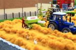 BRUSHWOOD TOYS 1:32 SCALE LOOSE HAY BT2095