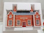 HORNBY 00 GAUGE SKALEDALE Gt Northern Station Building Boxed Excellent