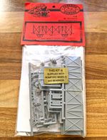 Parkside Dundas PC38 OO 1:76 GWR Mink D Goods Van Grey/Red Plastic Kit