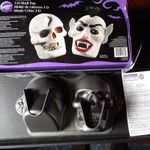 Wilton 3D Skull Cast Aluminum Cake Pan Mold Skeleton Halloween