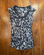 Classiques Entier Women's Sleeveless V-Neck Abstract Ruffle Blouse Size S