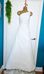 W1 White One Pronovias Size 14 Bridal Wedding Gown Special Occasion Romantic