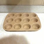 Pampered Chef Heritage Classics Stoneware 12-Cup Muffin Pan Beige Oven Safe