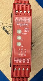 Schneider Electric Preventa Safety Relay XPSBCE3110C 24V AC/DC DIN Rail 3PST
