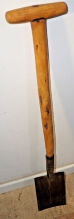 Vintage Steel England Socketed T Handle Spade 98cm Small Ladies 14cm wide head