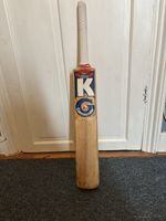 2lbs 14oz KG Commander Kashmir Willow Cricket Bat SH
