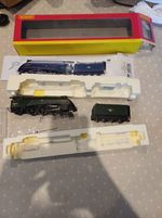 Hornby R3012 BR 4-6-2 Class A4 Loco Merlin BR Green OO Gauge. Ref YY204