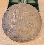 WW1 BRONZE MEMORIAL/DEATH PLAQUE. FREDERICK JOHN DAVEY. FULL-SIZE ORIGINAL.