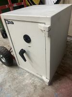 Chubb Heritage Elite 05 Safe. X4 Keys.