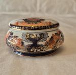 Saji Japan Imari-Style Floral Lidded Round Trinket Box 10cm Glossy