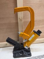 BOSTITCH MANUAL FLOORING NAILER, MIIIFN Pneumatic Flooring / Stapler