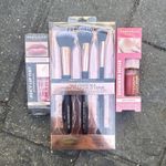 Profusion Face Essentials Brush Set, Juicy Lip Tint & Shimmer Hour Blush Oil