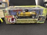 THE MUNSTERS DRAGULA - 1:18 Scale  die cast metal