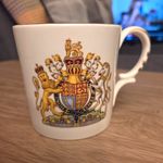 Aynsley 1977 Queen Elizabeth II Silver Jubilee Mug Fine Bone China Kings Queens