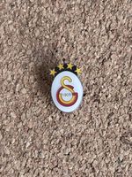 New Galatasaray  Quality  Metal/ Enamel Pin Badge. Price includes postage in uk