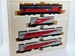 Hornby R2437 Serco train pack - Class 47 diesel, 2 Mk2 coaches, 1 VDA wagon MINT