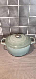 Le Creuset Dutch Oven Casserole Dish Minty Blue Green Cast Iron Size 24