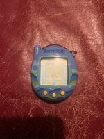 Tamagotchi Bandai Wiz 2004 V4 English Version Vintage Videogame Blue wave