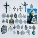 Lot of 33 vintage Catholic medal assortment CHRISTIAN MEDALS Pendant Job Lot  33