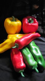 PROP FOOD 8  ARTIFICIAL PEPPERS