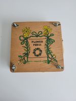 Vintage  Wooden Flower Press w/ additional cardboard pieces - 18cm x 18cm