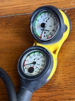 Oceanic Scuba diving SPG console depth pressure gauge temperature