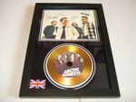 ARCTIC MONKEYS    LIMITED EDITION SIGNED   AUTOGRAPH 46 FRAMED A4
