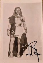 Yul Brynner - Hollywood Legend Rare signed vintage photo 7x5" with AFTAL COA
