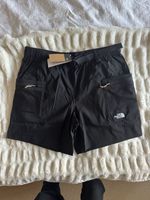 Mens The North Face Class V Pathfinder 5 inch belted shorts in black M