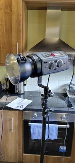 BOWENS  ESPRIT 500  STUDIO FLASH HEAD Tripod, Mains cable and hotshoe cable