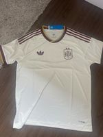 Spain Away Football Shirt White L Short Sleeve With 2 Stars
