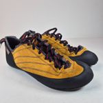 Red Chilli Climbing Shoes Men's Size 8 Rock Mountain Climbing Lace Up