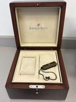 AUTHENTIC AUDEMARS PIQUET ROYAL OAK POLISHED WOOD DISPLAY BOX WITH BOOKLET'S