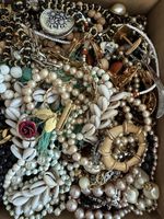 2kg Vintage Modern Mixed Broken And Wearable Craft Harvest Beads Job Lot E
