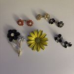 Vintage Lot Of 10 Floral Costume Jewelery Brooches Earrings Rhinestone Goldtone