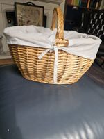 Lovely Wicker Basket with Handle and Lining, VERY SWEET .BARGAIN