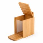 NEW! Wooden Garden Wildlife Squirrel Feeder Box