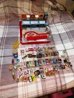 ZURU 5 Surprise Foodie Mini Brands! Food Court Playset 31pc plus Extras!