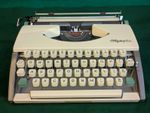 VINTAGE OLYMPIA DE LUXE PORTABLE