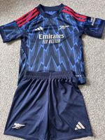Arsenal kids Football Kit Age 5-6 in very Condition Check All Pictures