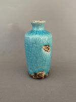 Small crackled vase, Asia