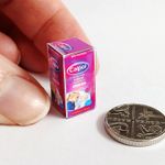 DOLLS HOUSE MINIATURE 1:12 * CHILDRENS PARACETAMOL MEDICINE BOX * COMBINED P+P