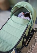 babyzen yoyo bassinet, green, great condition