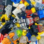 Lego Minifigures bundle job lot  10x Random Lego Figures & 10x Accessories